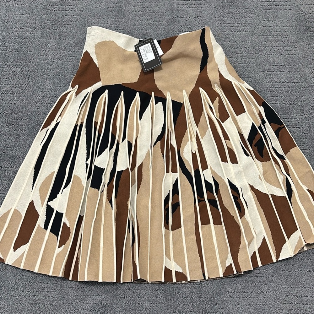 COPY - NWT APPARALEL INFINITY PRINTED SKIRT SIZE XL